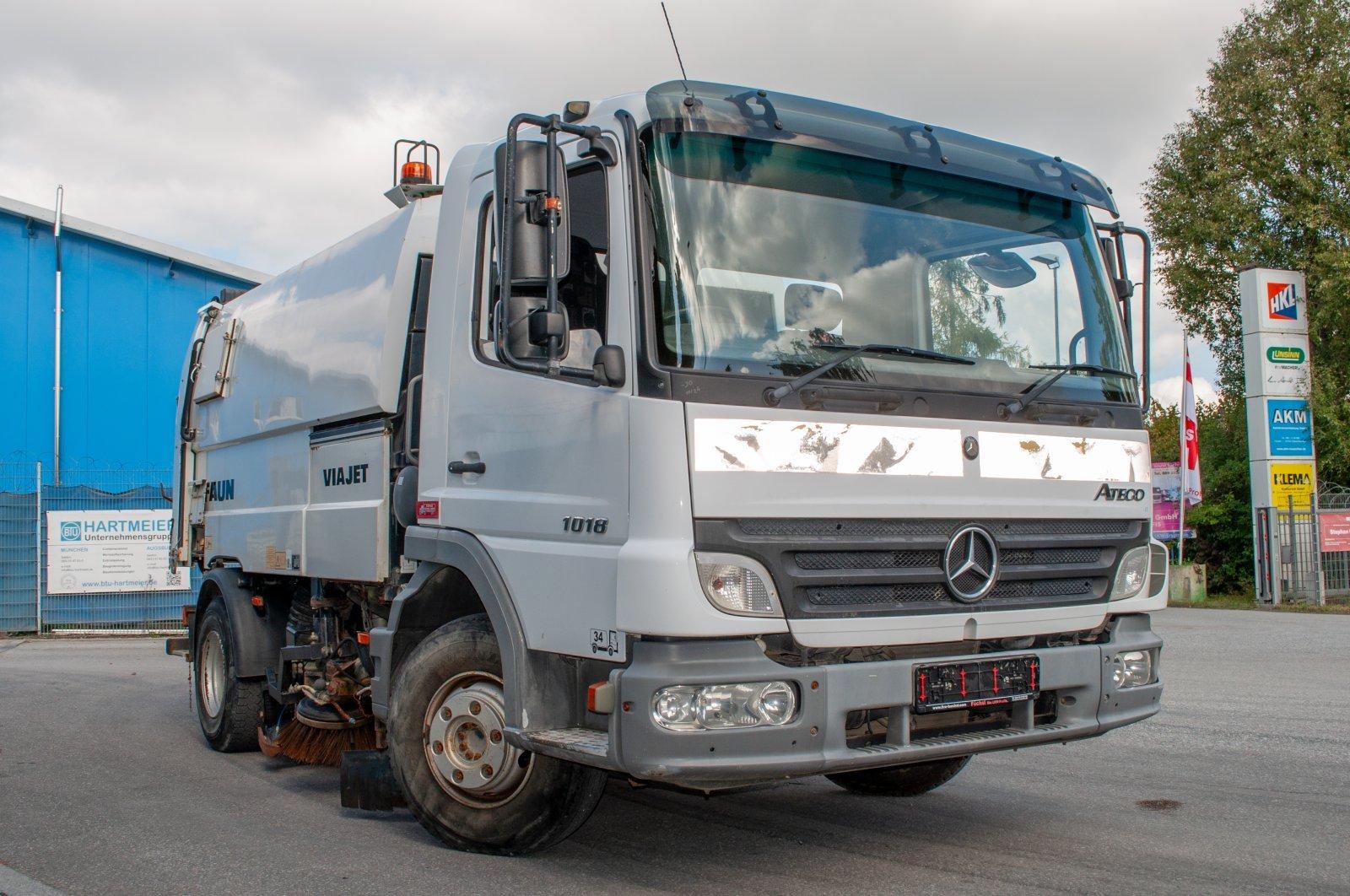 Mercedes-Benz 1018 Atego Straßenreiniger Faun VIAJET 5 R