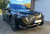 BMW iX xDrive60 - Allradlenkung, Luftfederung, B&W