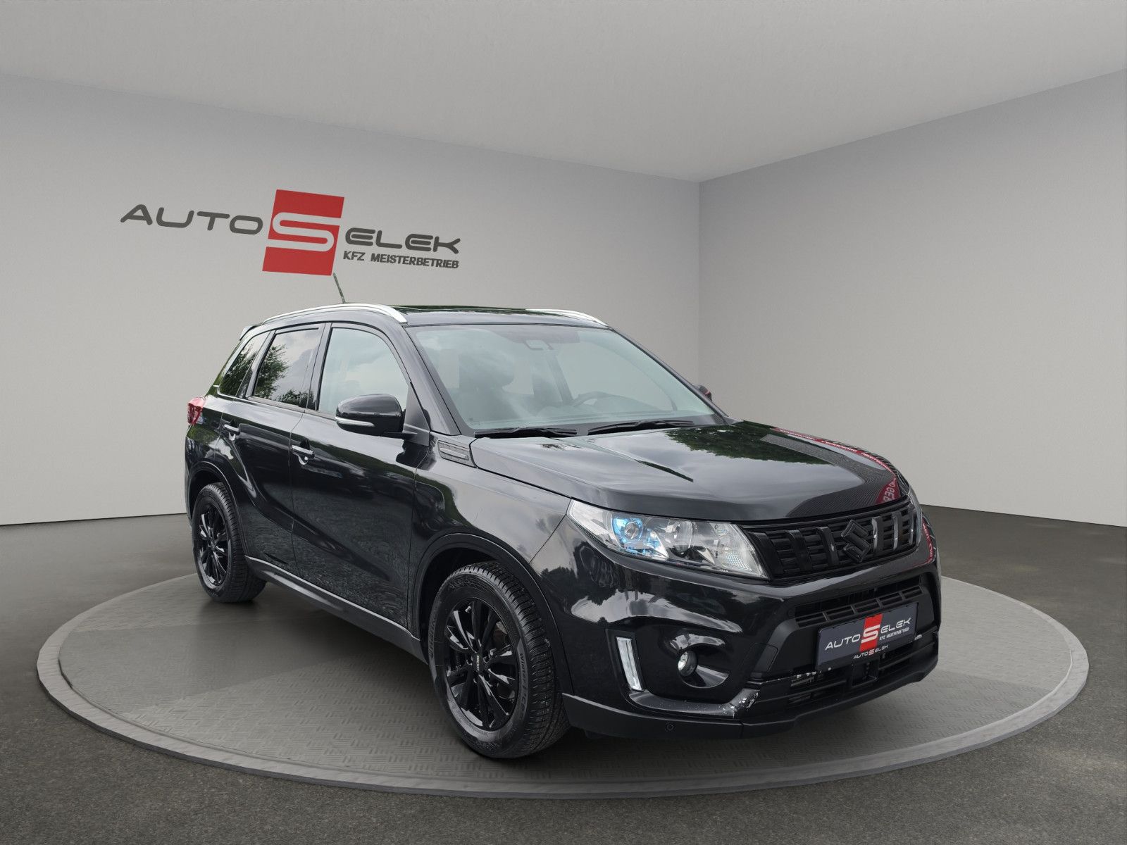 Fahrzeugabbildung Suzuki Vitara 1.4 Comfort+ 4x4 Automatik Panoramadach