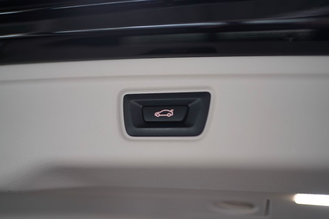 Fahrzeugabbildung BMW 320d Advantage +Teilleder+Live Cockpit Prof.+PDC