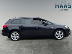 Fahrzeugabbildung Opel Astra J Sports Tourer Edition Sitzheizung PDC