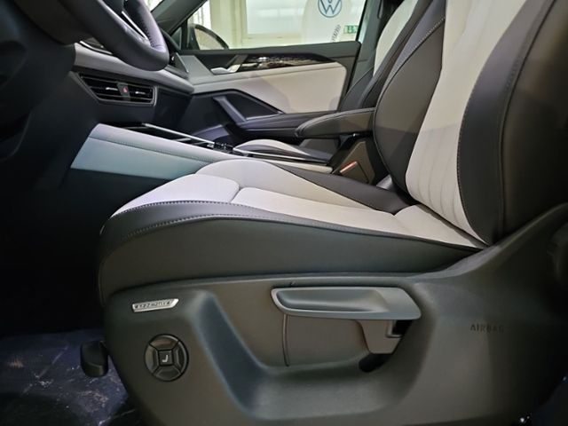 Fahrzeugabbildung Volkswagen Tayron 2.0 TSI 4M DSG ELEGANCE PANO 360° LM20 NA