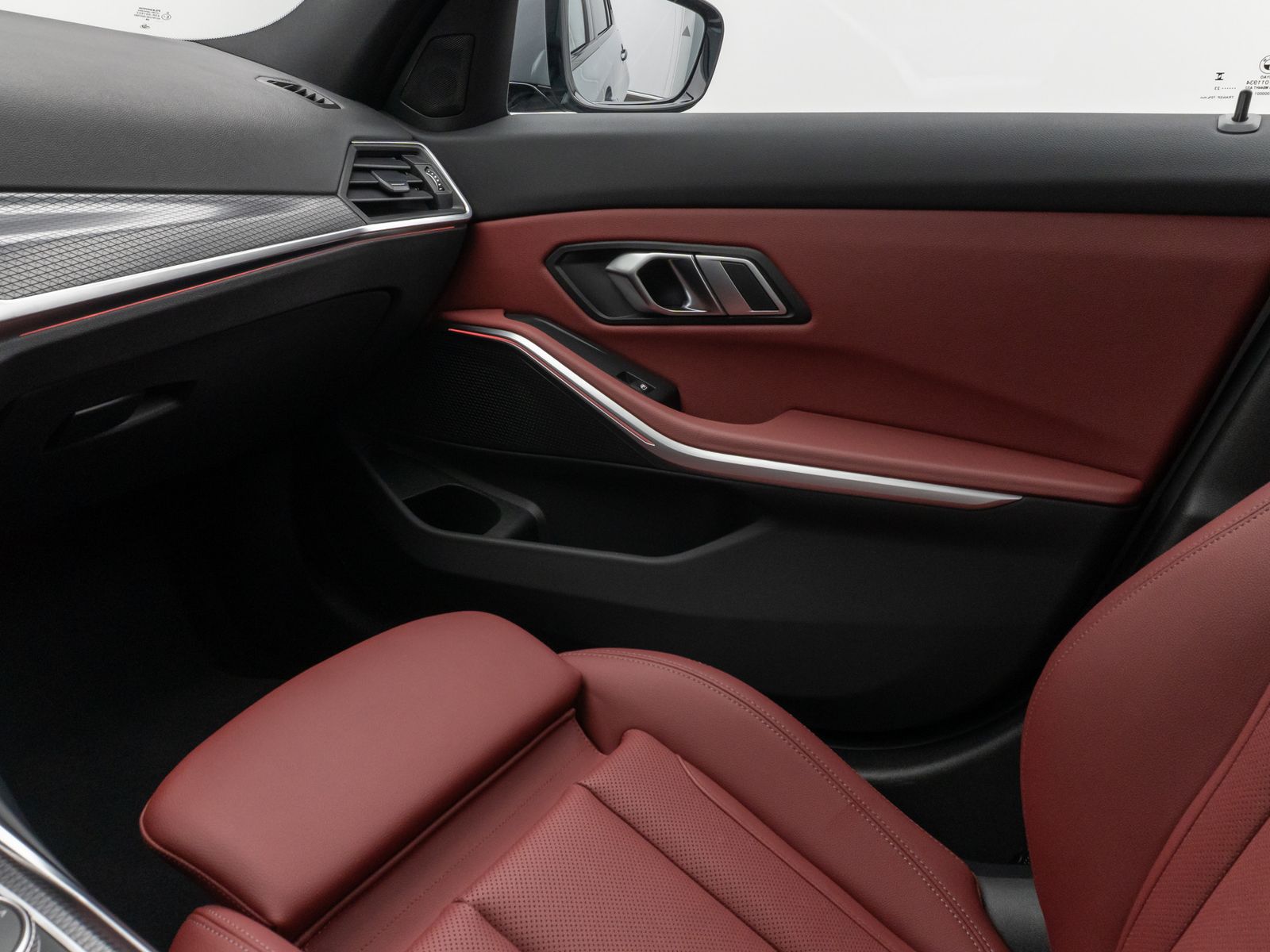Fahrzeugabbildung BMW 320d M Sport Kamera HUD DAB HiFi DrivAssist 18"