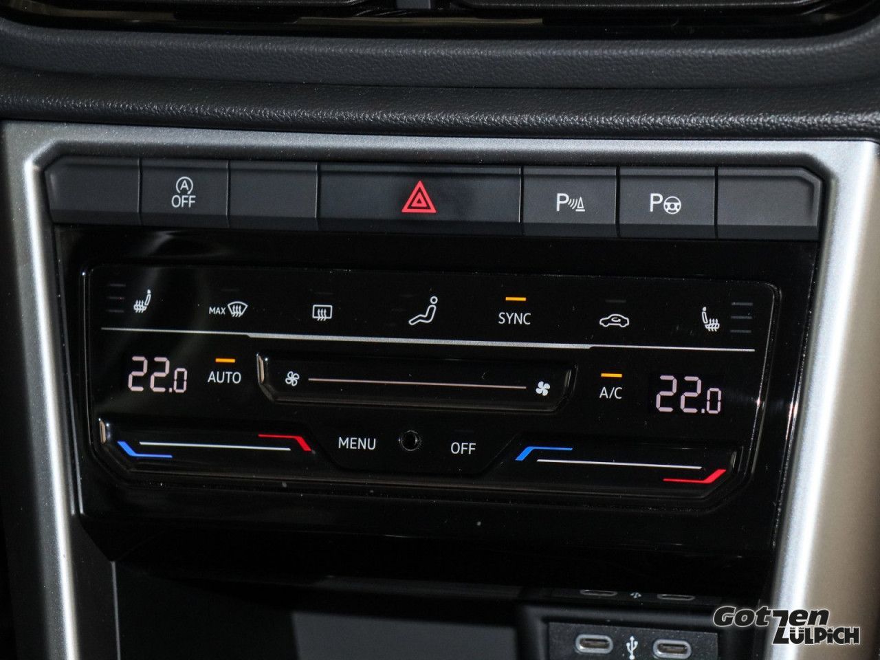 Fahrzeugabbildung Volkswagen T-Roc Life 1,0TSI Klima Navi PDC LED Vordersitze