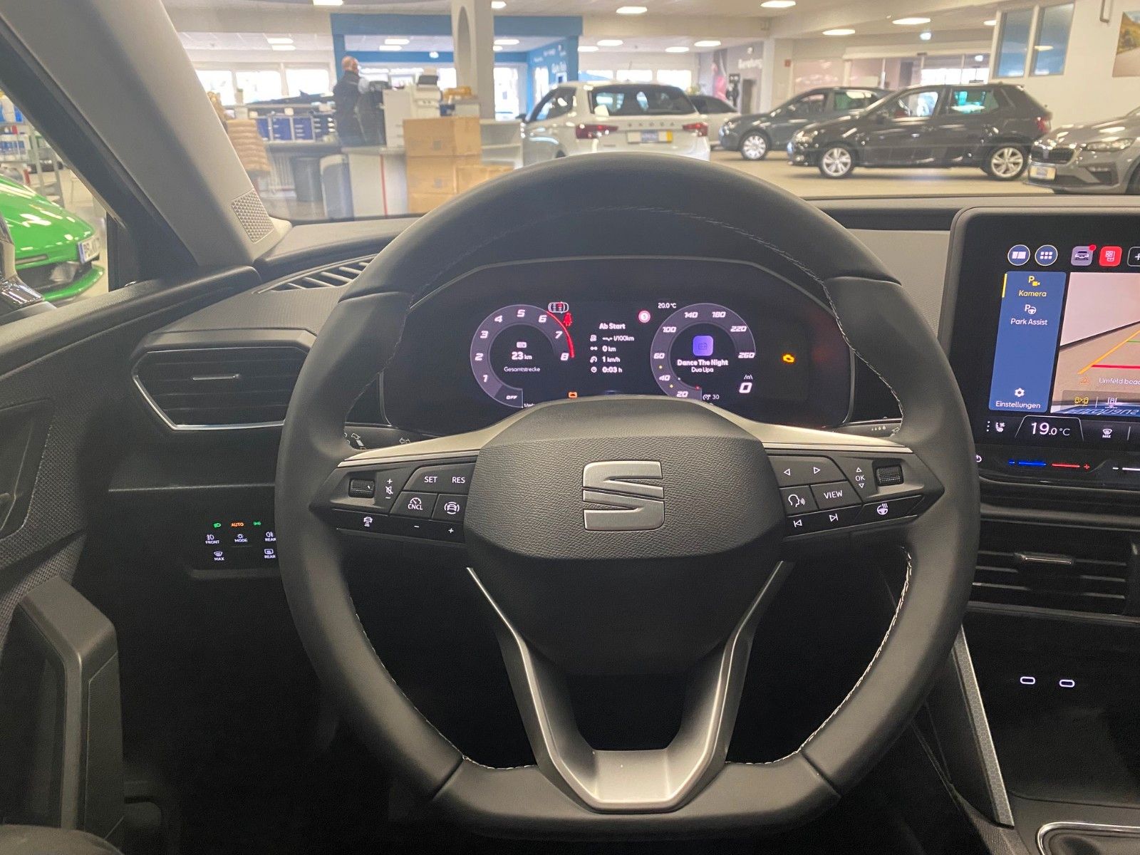 Fahrzeugabbildung SEAT Leon 1.5 TSI STYLE+R Kamera+ACC+3 Zonen KLIMA+BC