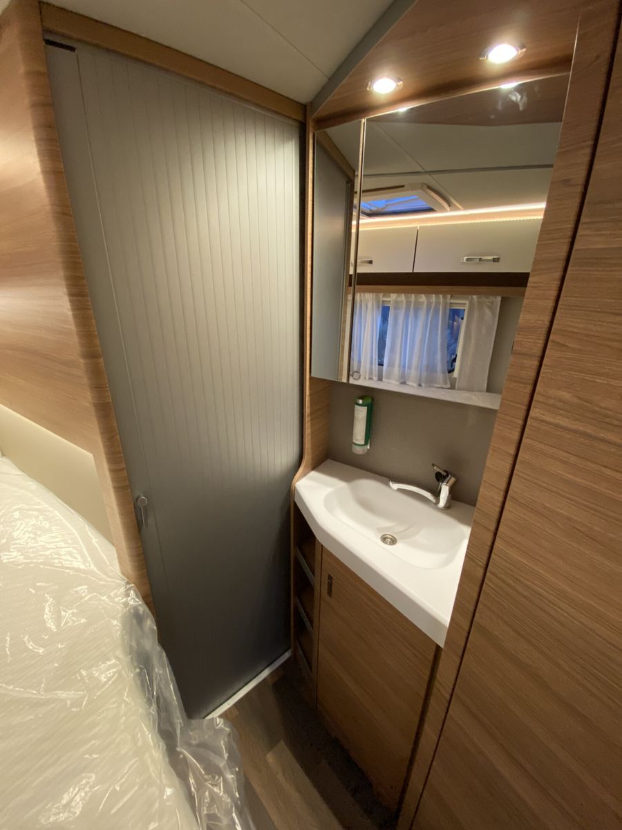 Fahrzeugabbildung Weinsberg CaraCompact EDITION PEPPER 600 MF Automatik