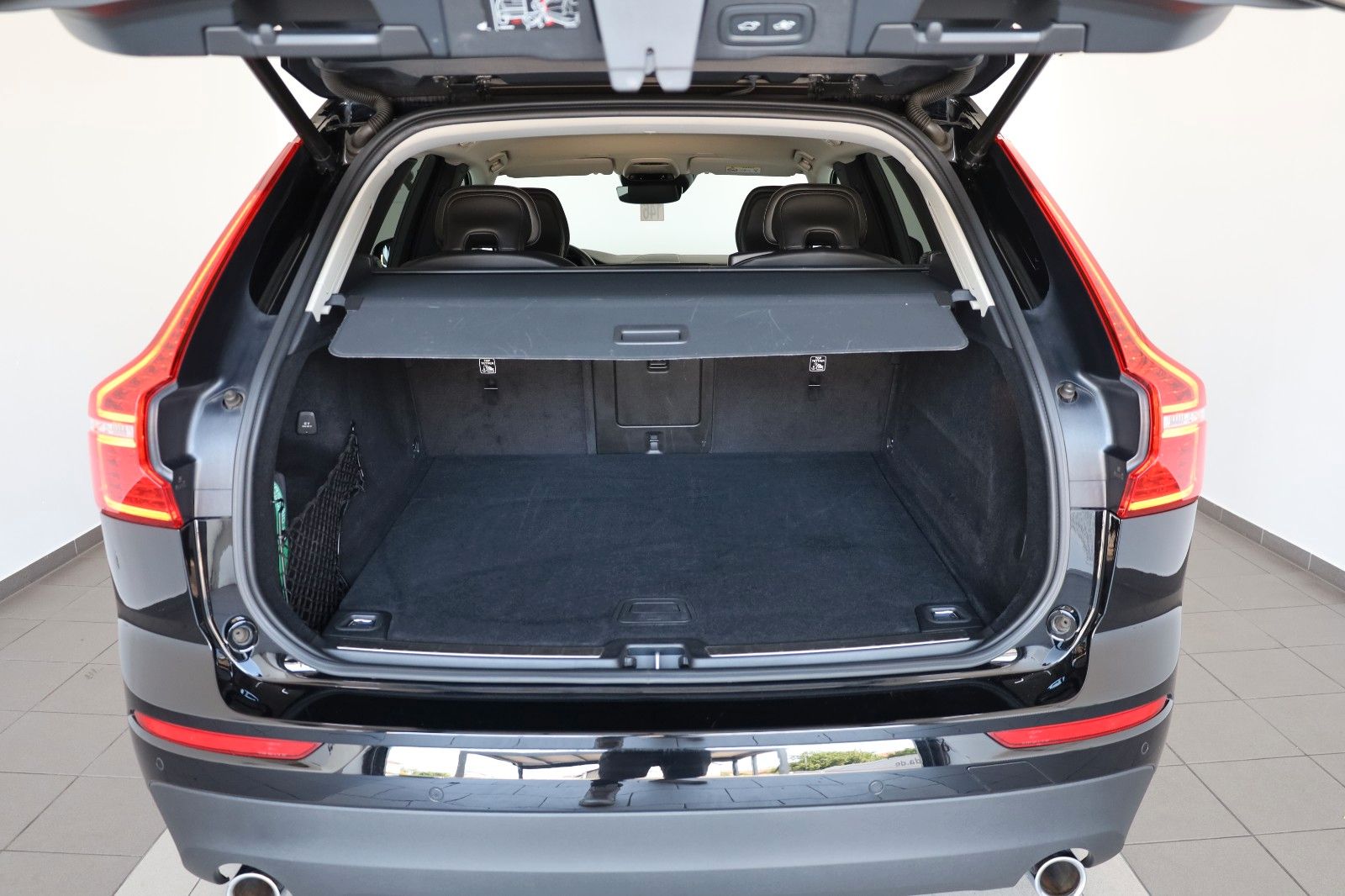 Fahrzeugabbildung Volvo XC60 Momentum Pro T.Leder,Navi,LED,Kamera,Apple