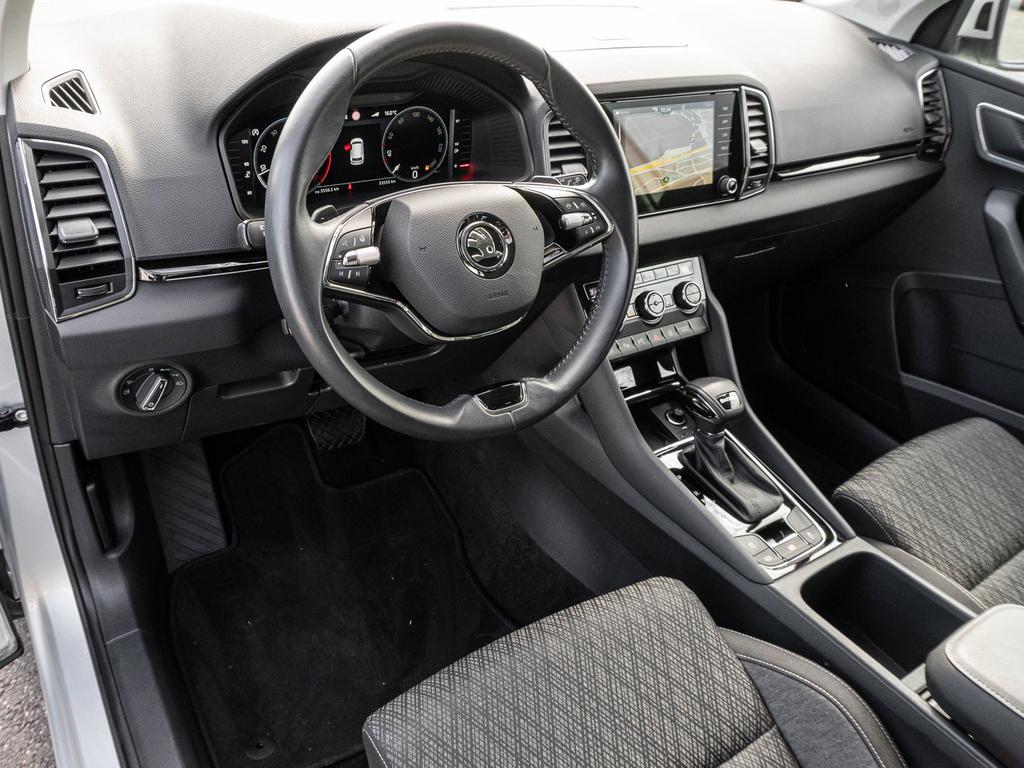 Skoda Karoq 2022 г. Серебристый, пробег 53554 км