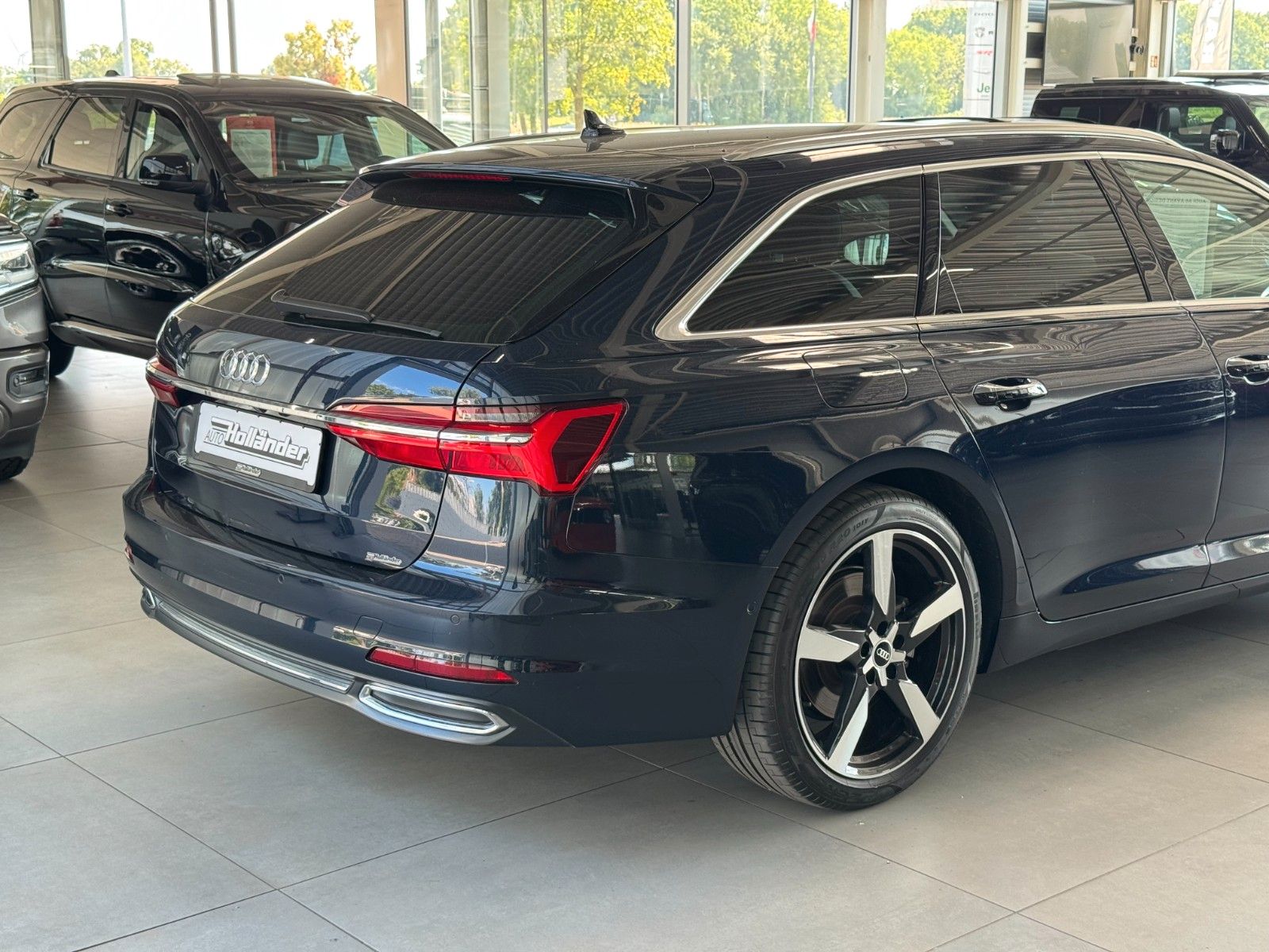 Fahrzeugabbildung Audi A6 Avant 45 TFSI design Business+Assistenz-Paket