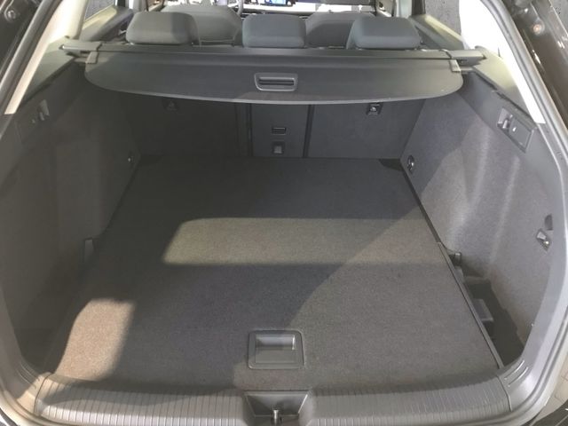 Golf VIII Variant Life 1.5 eTSI DSG*AHK*KAMERA*