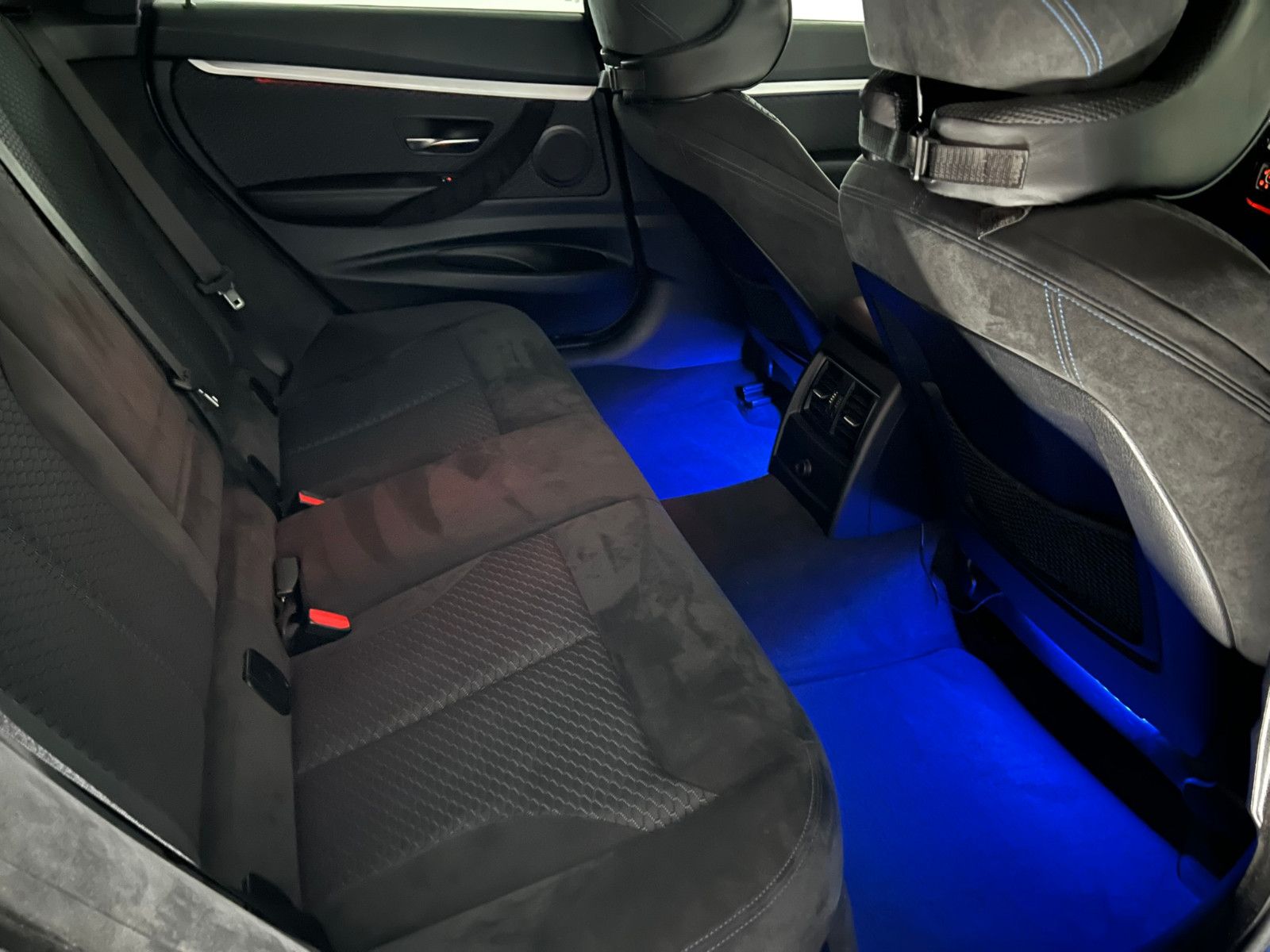 Fahrzeugabbildung BMW 330 i xDrive GT M SPORT/LED/NAVI PROF/AHK/DE FZG