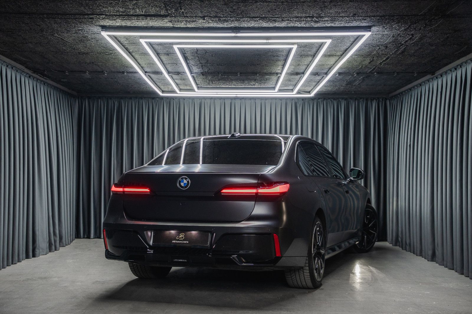 Fahrzeugabbildung BMW 740 d xDrive *M Sport Pro*Iconic Glow*Theater TV