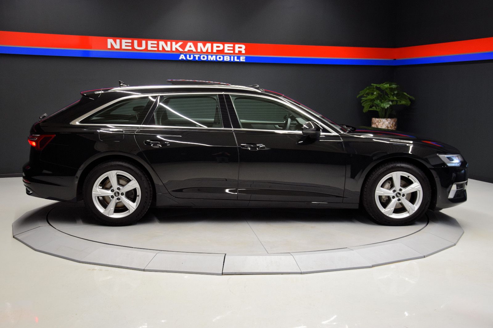 Fahrzeugabbildung Audi A6 Avant 40 TDI sport Pano ACC LED Sitzheiz DSP