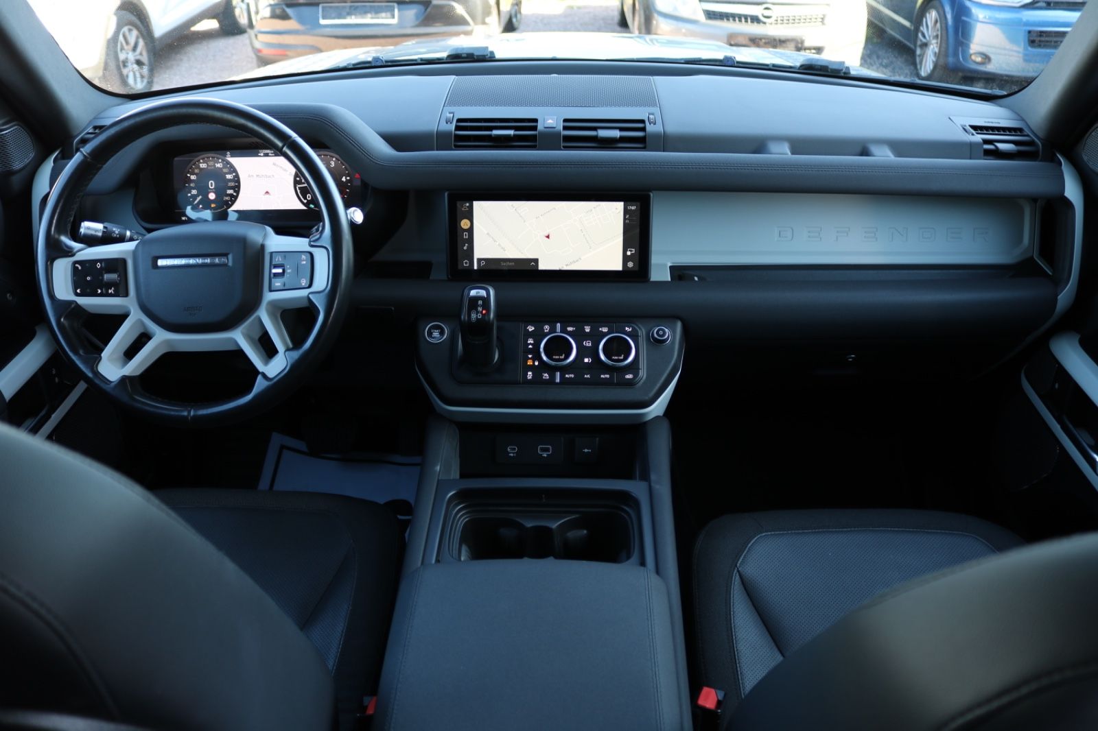 Land Rover Defender D240 S AWD/7 SITZER/PANO/AHK/MERIDIAN/ foto 10