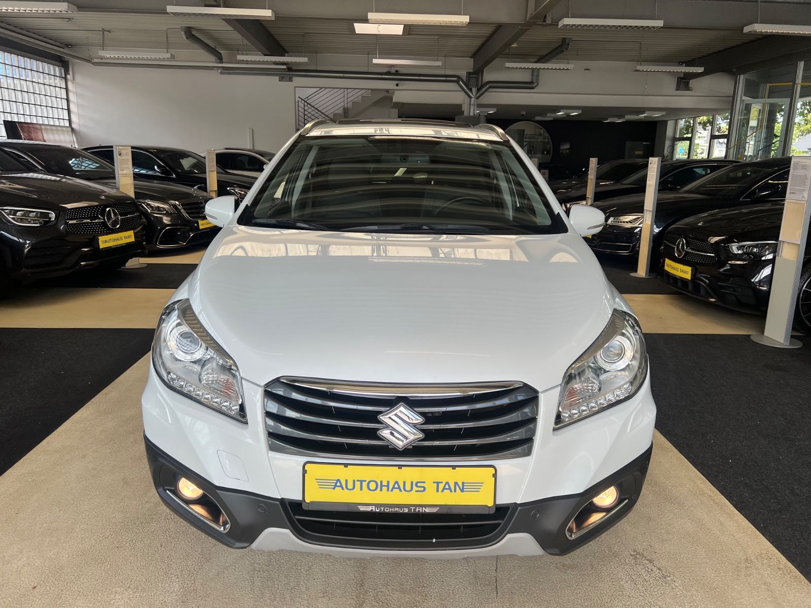 Fahrzeugabbildung Suzuki SX4 S-Cross Comfort+ 4x4 *PANO*LEDER*