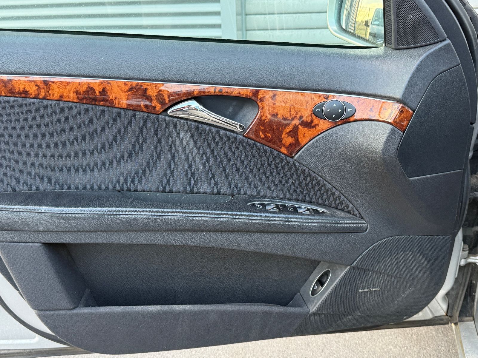 Fahrzeugabbildung Mercedes-Benz E 320 CDI Elegance Aut AHK GRA Xenon Navi H/K
