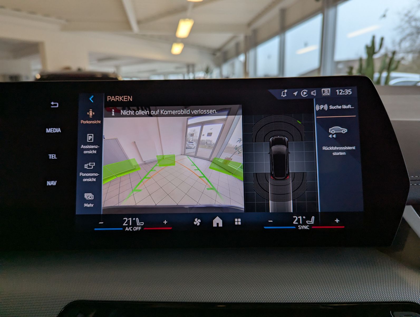 BMW 220 Active Tourer Aut AHK Pano Cam Travel-Paket - Image 24