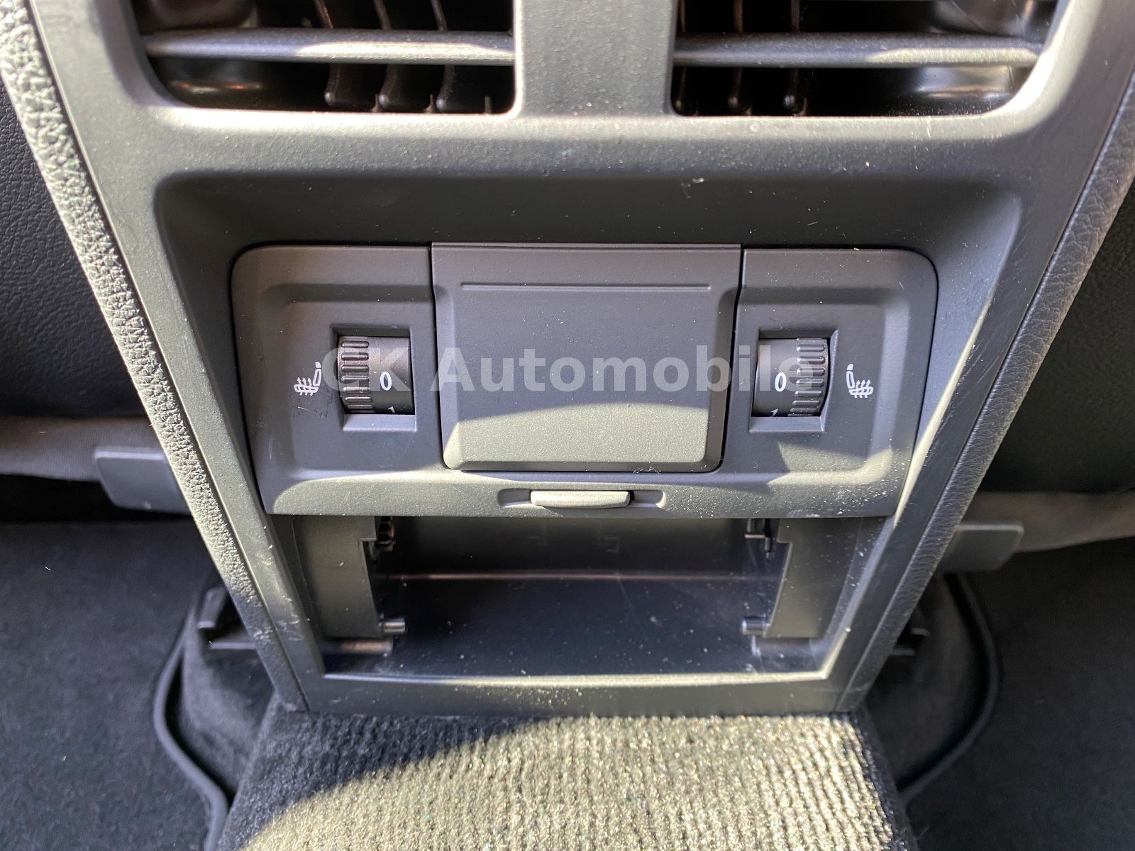 Fahrzeugabbildung Volkswagen Passat Variant Comfortline BM/DSG/Navi/Bi-Xenon