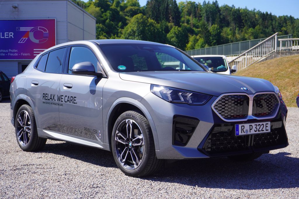 Image of BMW iX2