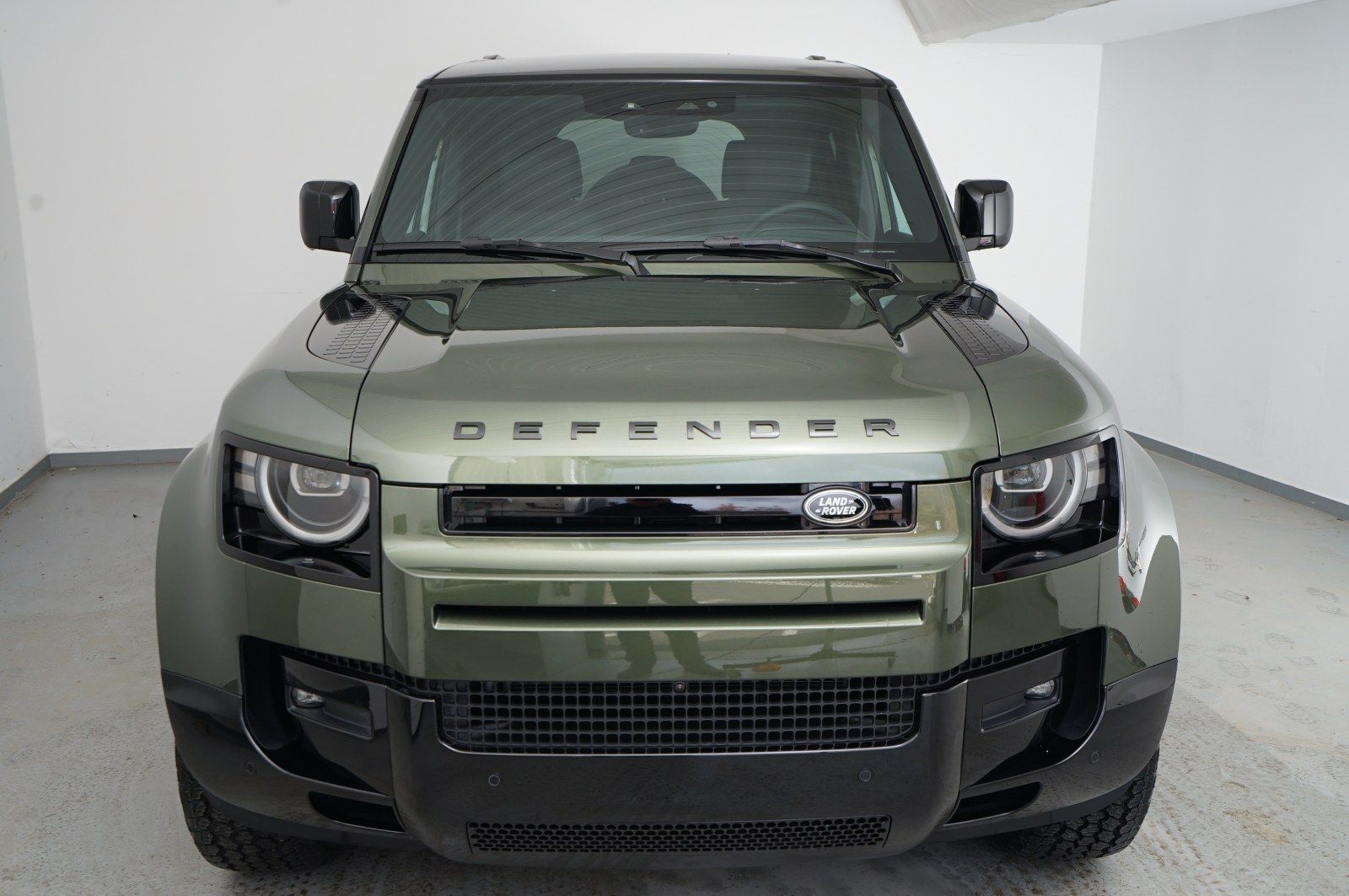 Land Rover Defender 110 D250 AHK Pano ACC Black Pack imagem 3