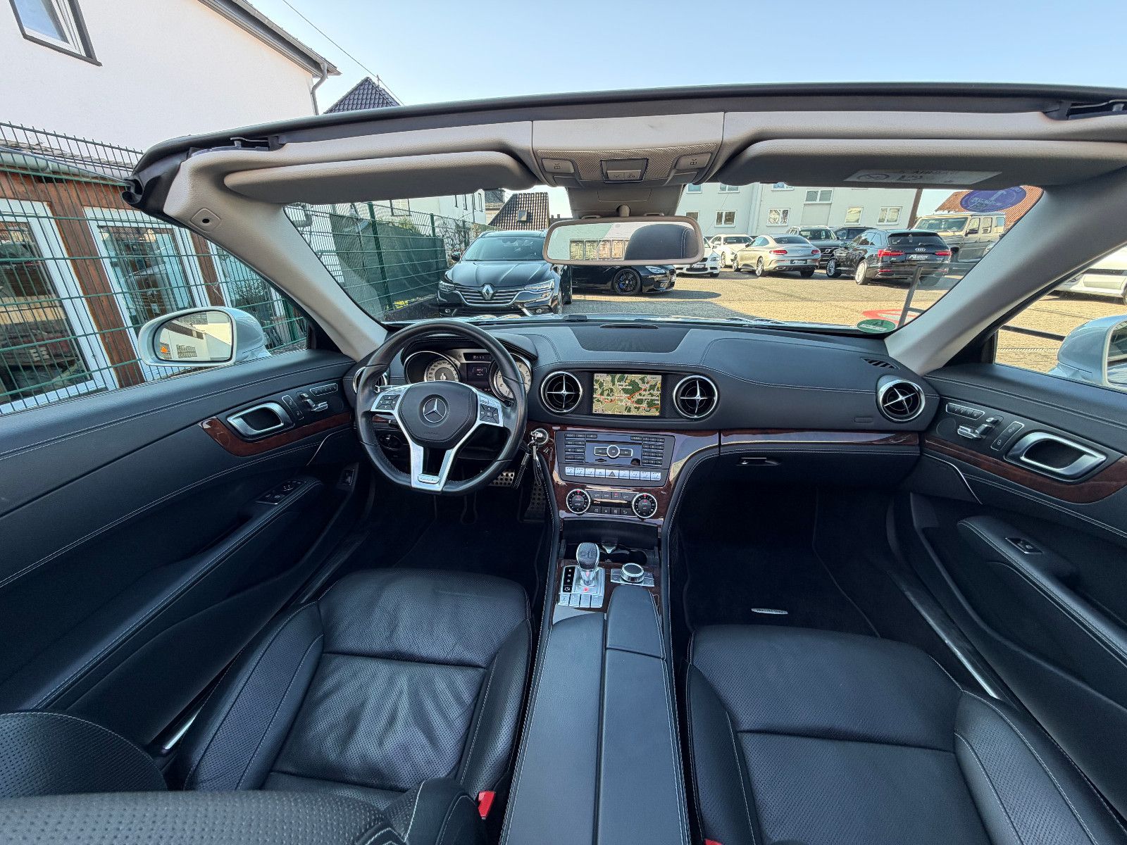 Fahrzeugabbildung Mercedes-Benz SL 350 /AMG/HARMAN-KARDON/MEMORY/T-WINKEL