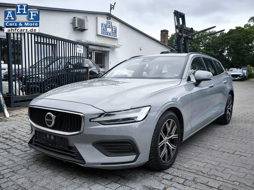 Volvo V60 Core 2.0 AUTM ACC NAVI R-CAM PDC