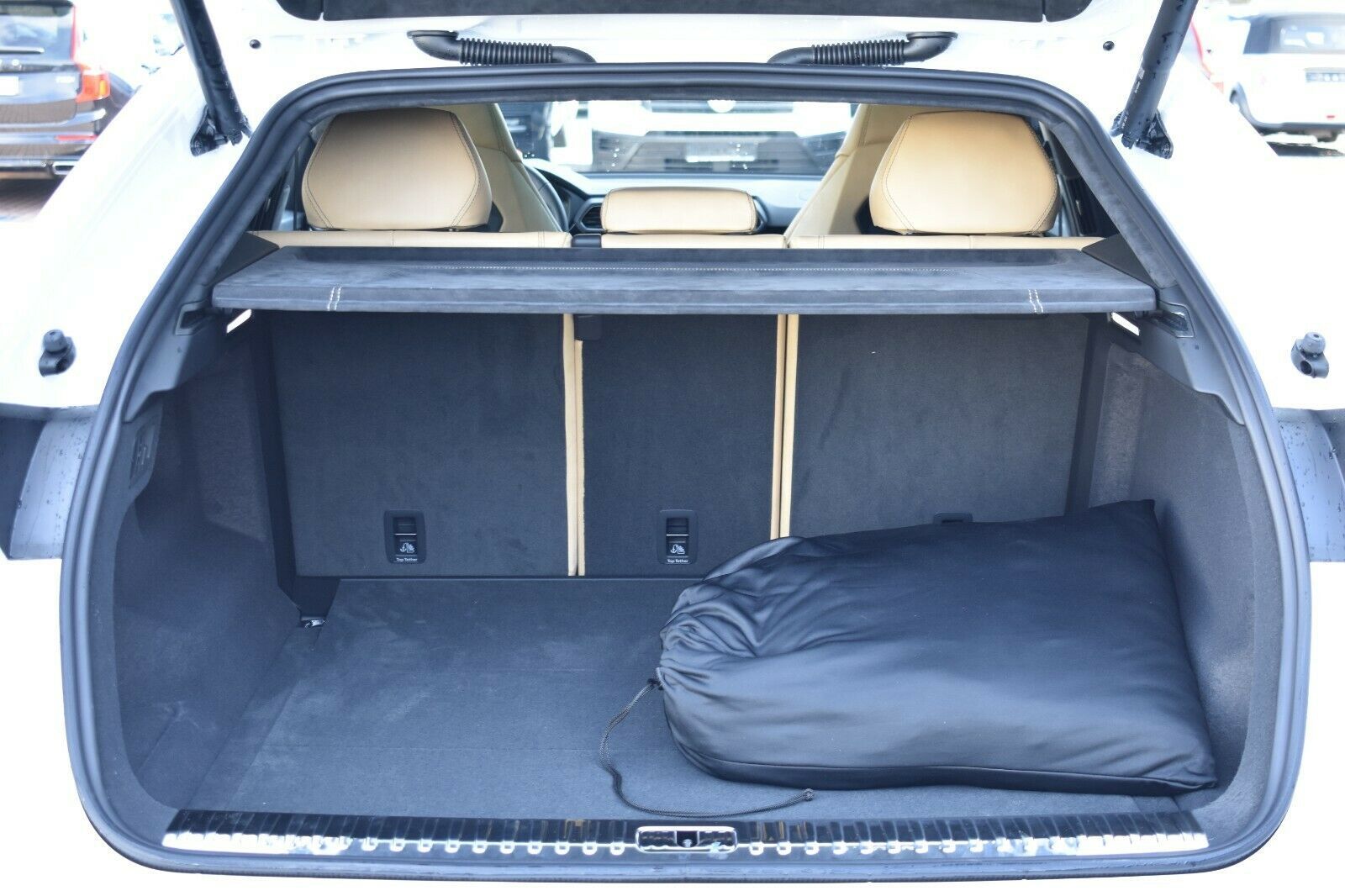 Fahrzeugabbildung Lamborghini Urus LP650 *PANO*VoLL*23*Q-Citura*Mietkauf*