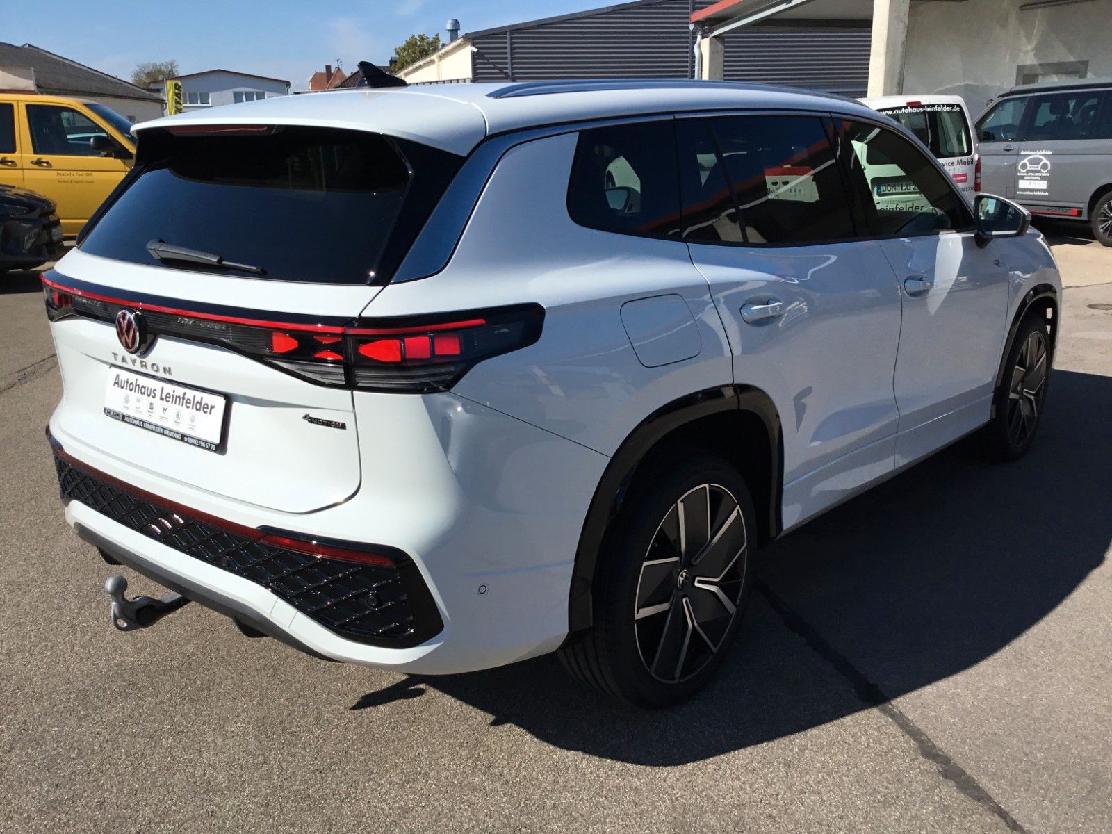 Fahrzeugabbildung Volkswagen Tayron 2.0TDI DSG 4M R-Line+Standh.+AHK+Pano+20"