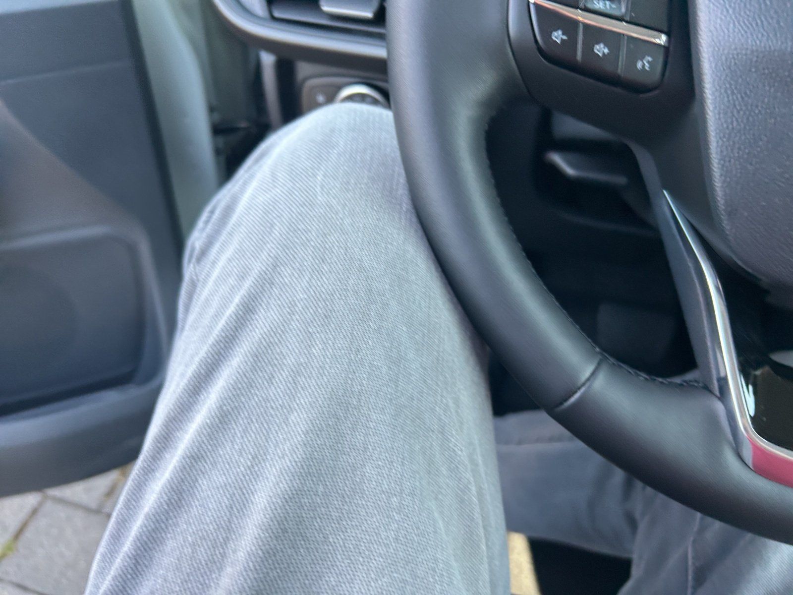 Fahrzeugabbildung Ford Tourneo Courier Titanium Automatik