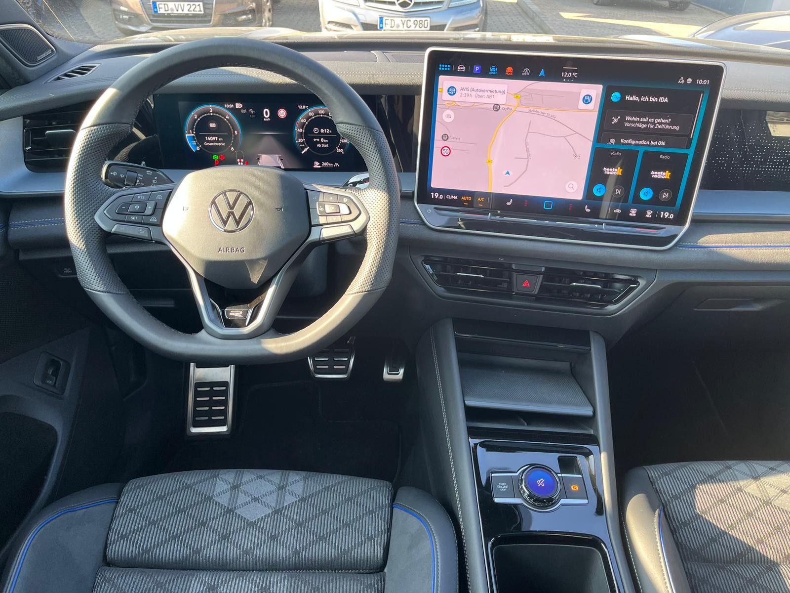 Fahrzeugabbildung Volkswagen Tayron 2.0 TDI 4M R-Line BLACK*7Si*MATRIX*PANO
