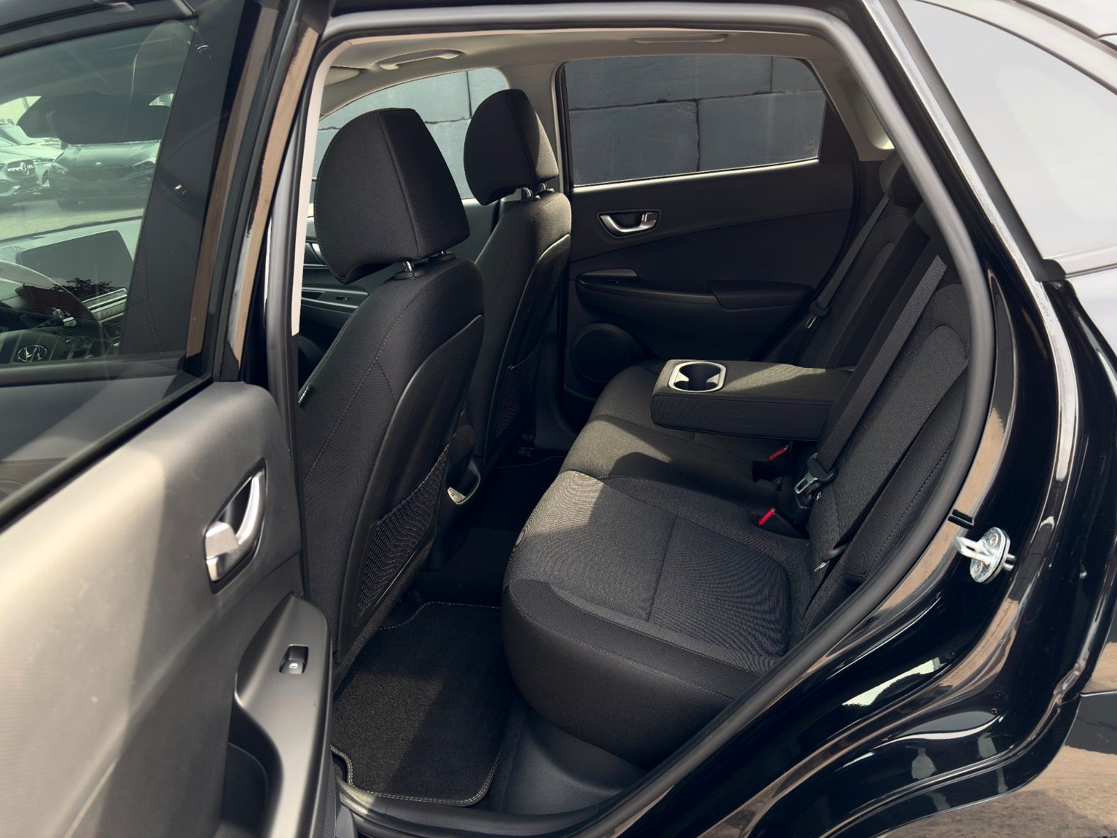 Fahrzeugabbildung Hyundai Kona E Trend 2WD Kamera Schiebedach ACC HuD LHZ