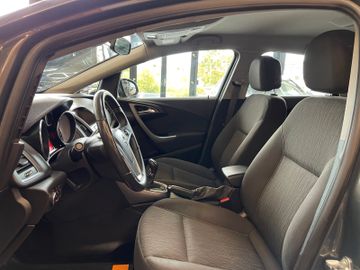 MYAUTOCENTER – Gebraucht- und Jahreswagen mit Werkstattservice in Pfaffenhofen Opel Astra J Lim. 5-trg. Selection *Klima*Navi*SHZ*