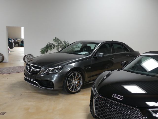 MERCEDES-BENZ E 63S T AMG 4M Perf.AGA/ Driver's/Pano/Burmester