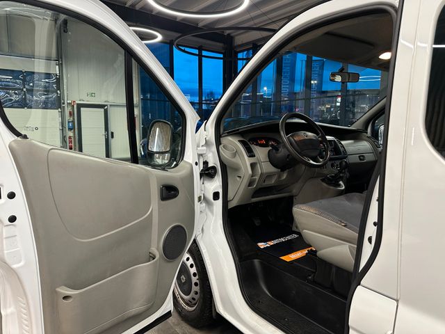 Renault Trafic Combi L1H1 2,7t  verglast*9- Sitzer*AHK*