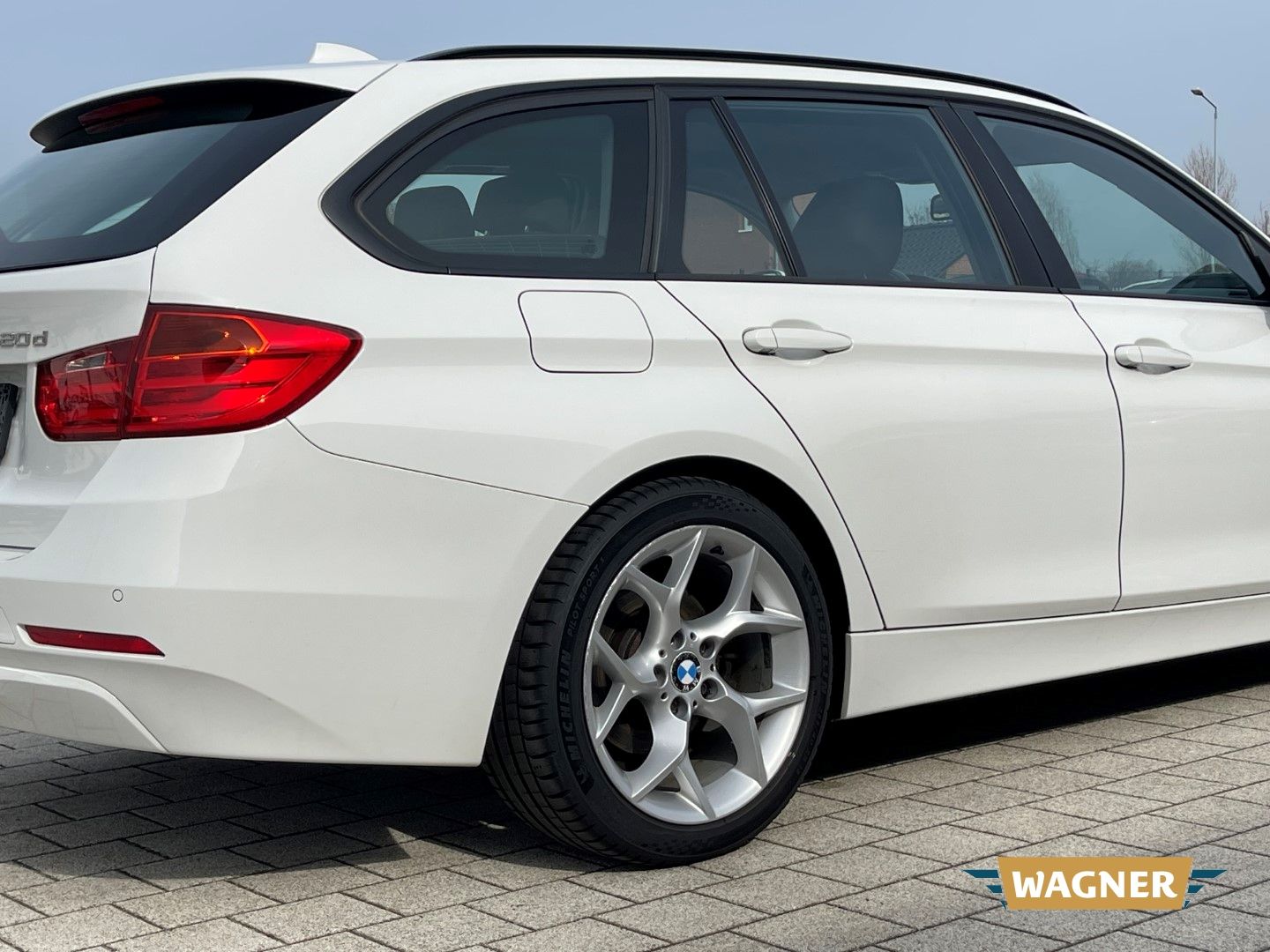 Fahrzeugabbildung BMW 320 d Touring Sitzheizung Tempomat Klimaautomati