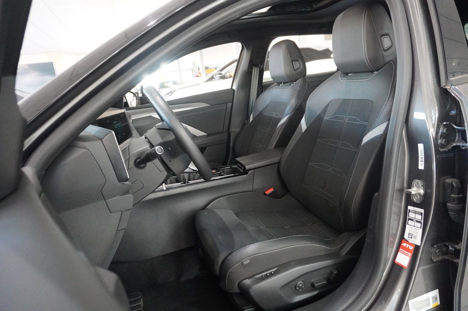 Fahrzeugabbildung Opel Astra L ST 1.2T GS SPORT NAVI/LED/360°/PANO/HUD