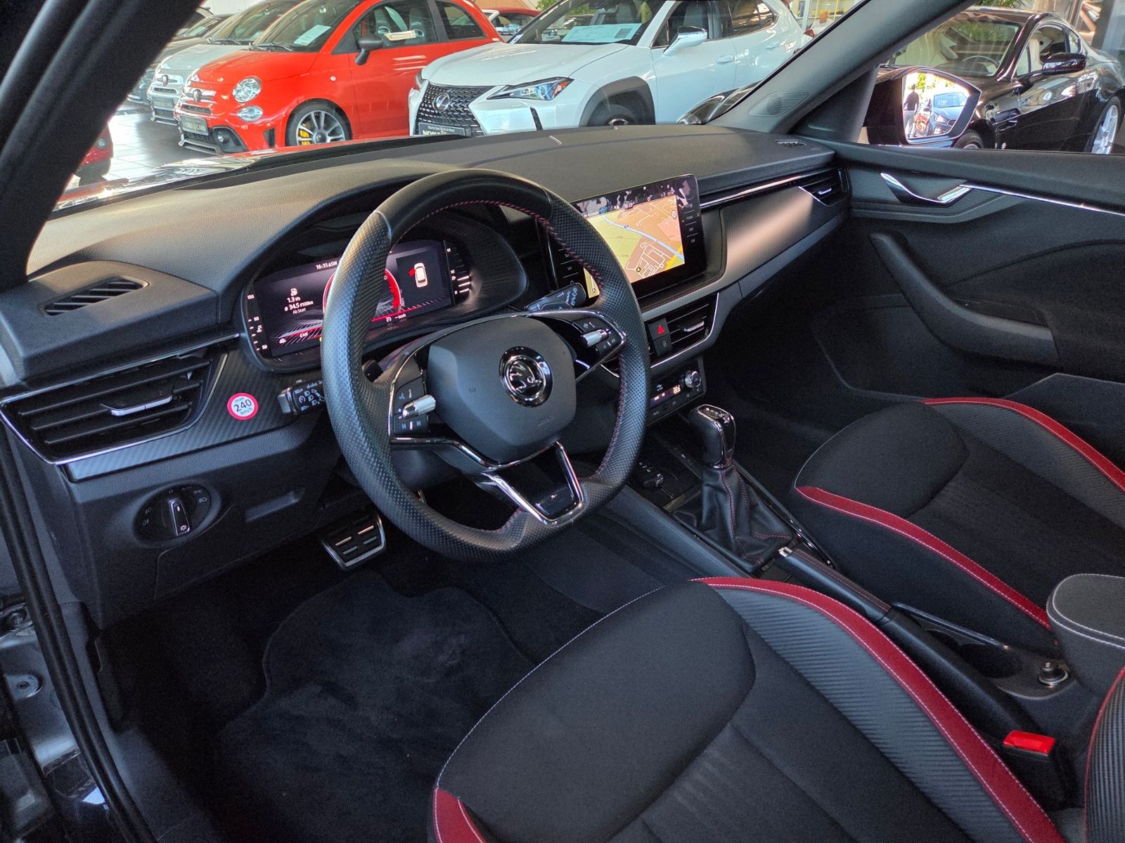 Fahrzeugabbildung SKODA KAMIQ  Monte Carlo PANO LED NAVI ALU