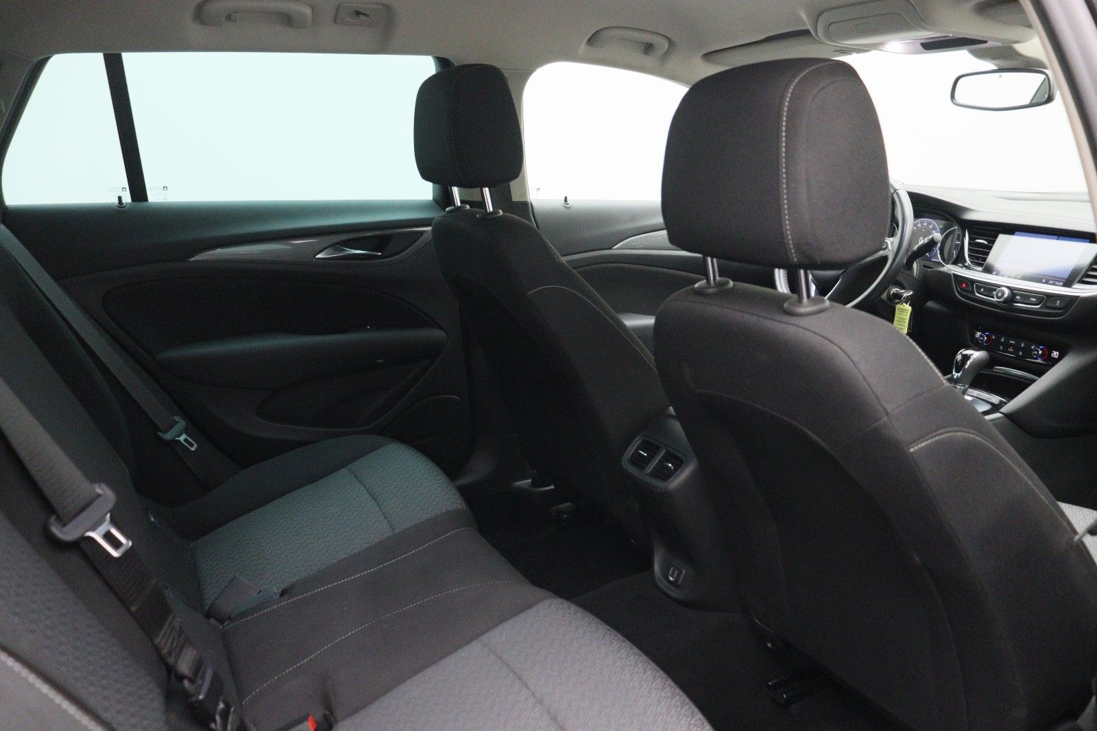 Fahrzeugabbildung Opel Insignia B 1.6 Sports Tourer Business Edition