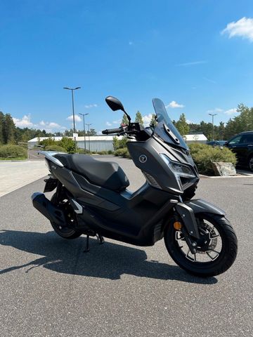 VOGE SR1 125 ABS - Wie NMAX / PCX - Weltneuheit