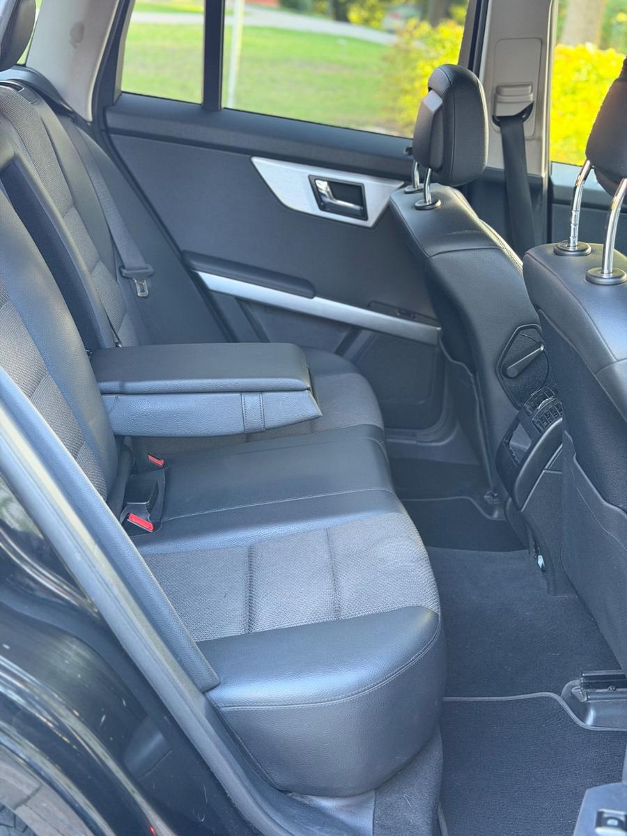Mercedes-Benz GLK350 2010 — photo 14