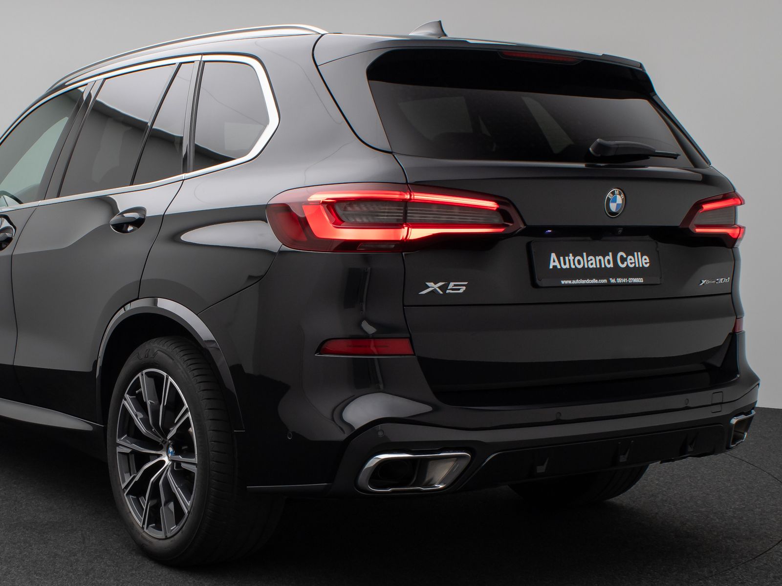 Fahrzeugabbildung BMW X5 xD30d M Sport Panorama 360°HUD HiFi Komfort