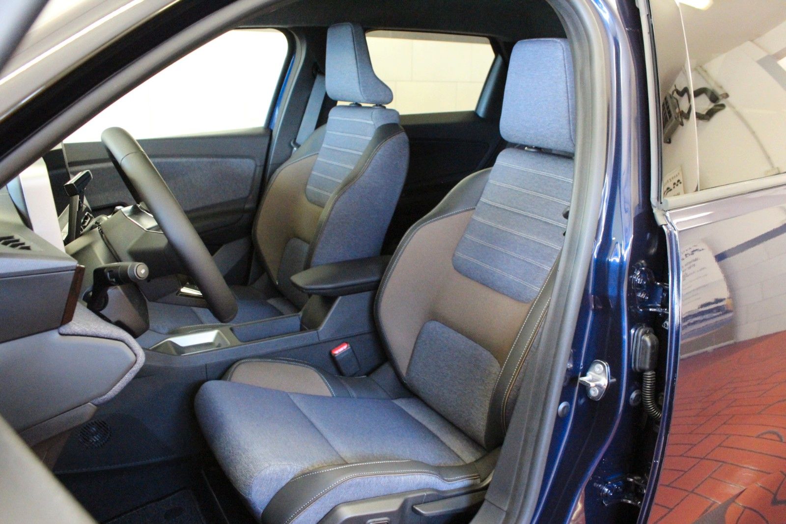 Fahrzeugabbildung Renault R 5 150 Comfort Range Techno  *Vollausstattung*