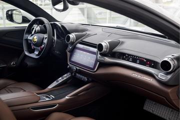 2017 Ferrari GTC4LUSSO — фото 3