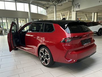 Fotografie des Opel Astra Sports Tourer 1.2 Turbo GS Tech-Paket