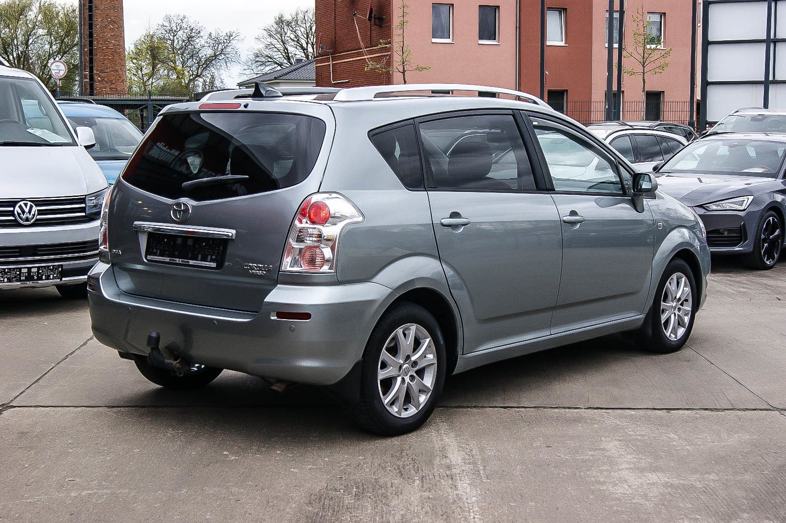 Fahrzeugabbildung Toyota Corolla Verso 1.8 Team 7-SITZER FAMILIENBESITZ