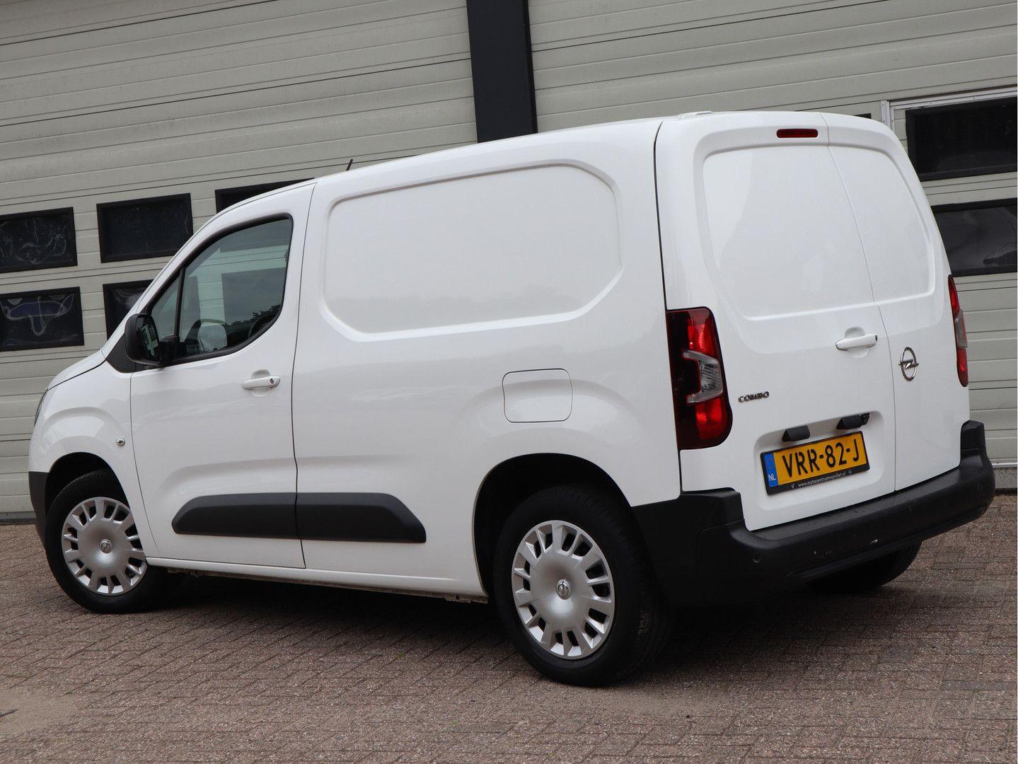 Opel Combo 1.5D 131pk Automaat Euro 6 - Apple - Cruis