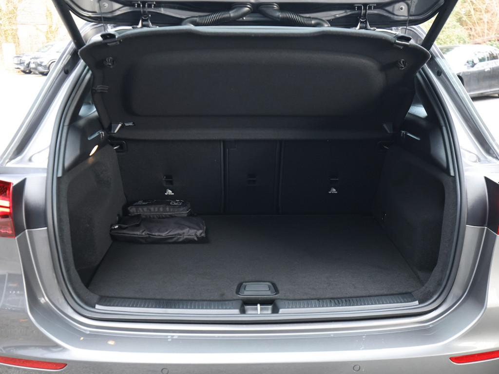 Mercedes-Benz B 180 Progressive Advanced Plus Distr. LED Navi