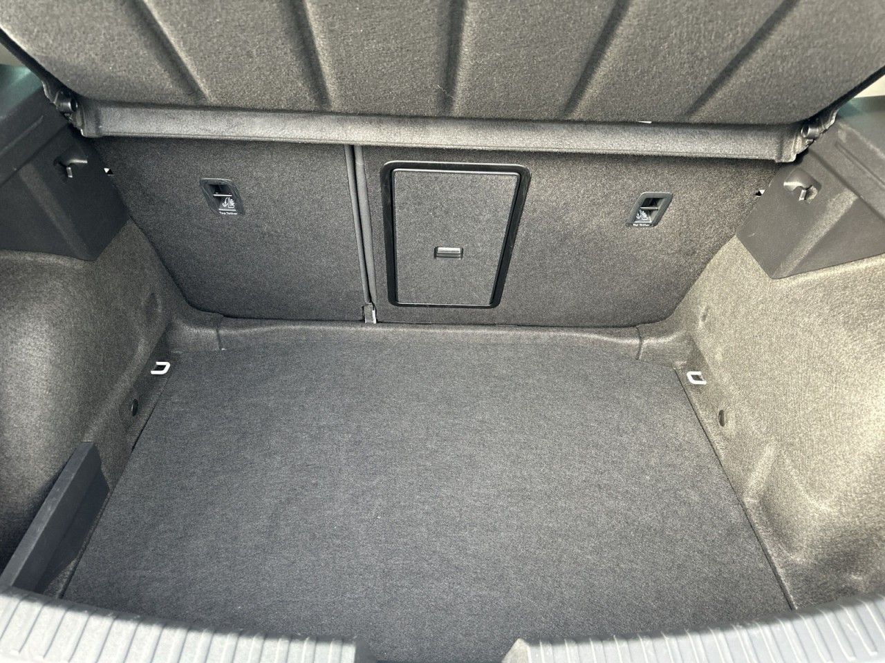 Fahrzeugabbildung CUPRA Leon 1.5 TSI ACT 150 PS 6-Gang