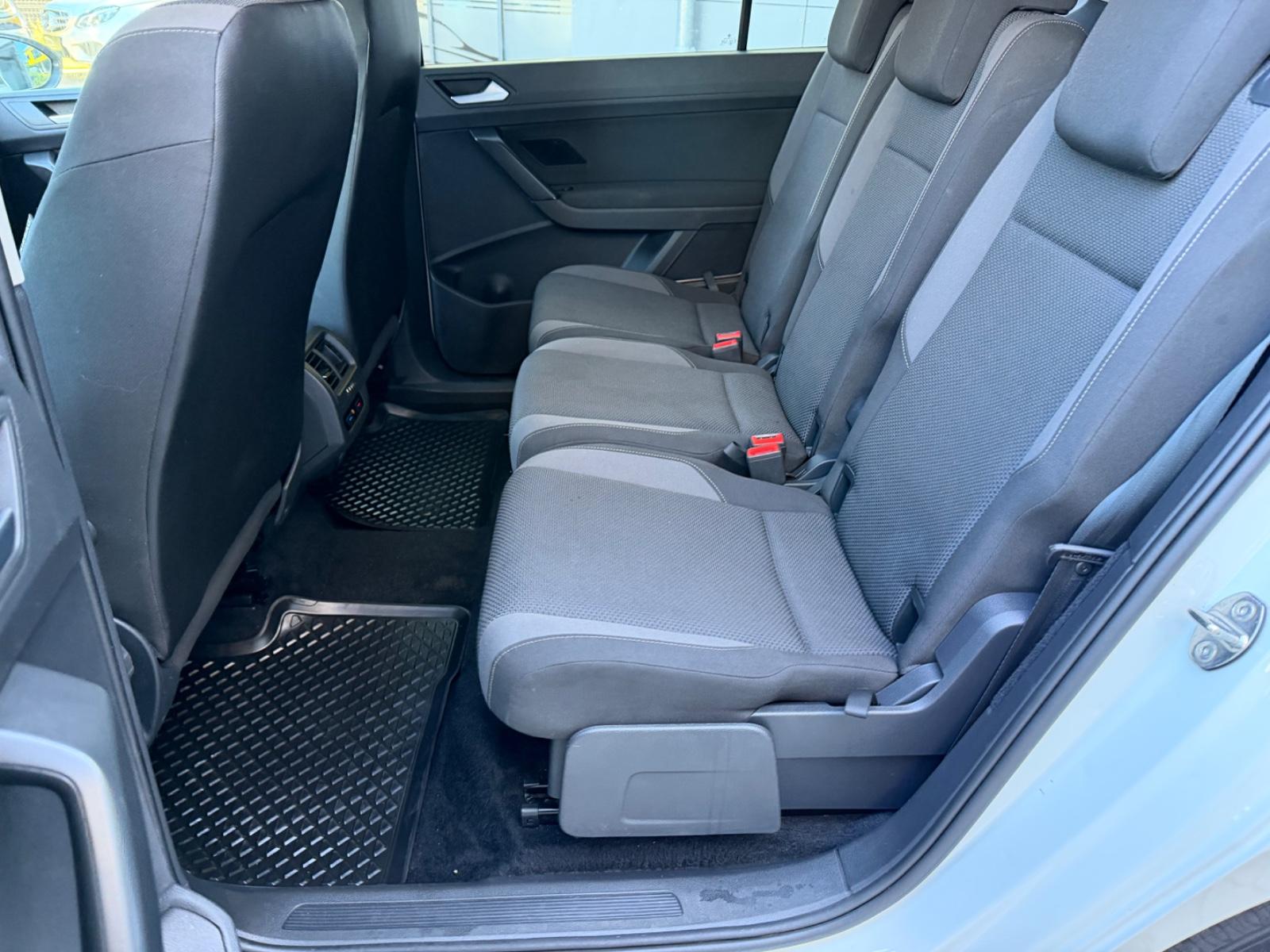 Volkswagen Touran Trendline/TEMPOMAT/SHZ/7 SITZER/AUTOMATIK