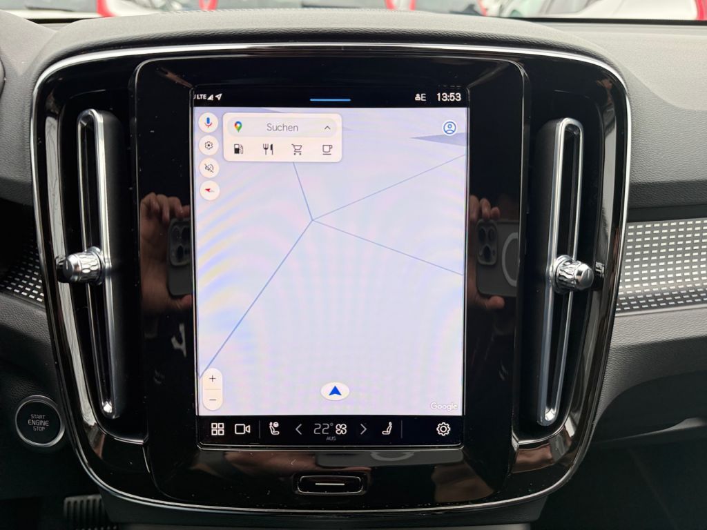 VOLVO XC40 B3 B DKG Plus Dark 360° Notrad getönte Sche VOLVO XC40 B3 B DKG Plus Dark 360° Notrad getönte Sche